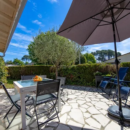 Holiday home Maisonnette Botticelli -